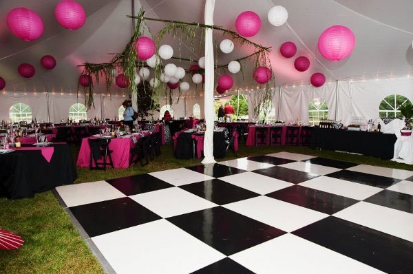 deco salle reception mariage, decor salle reception mariage, decor salle mariage rose et noir, decor salle mariage fushia et noir, accessoire decoratif salle mariage, decor a suspendre mariage, lampion mariage a suspendre, lampion fushia a suspendre, lanterne fushia et noir mariage